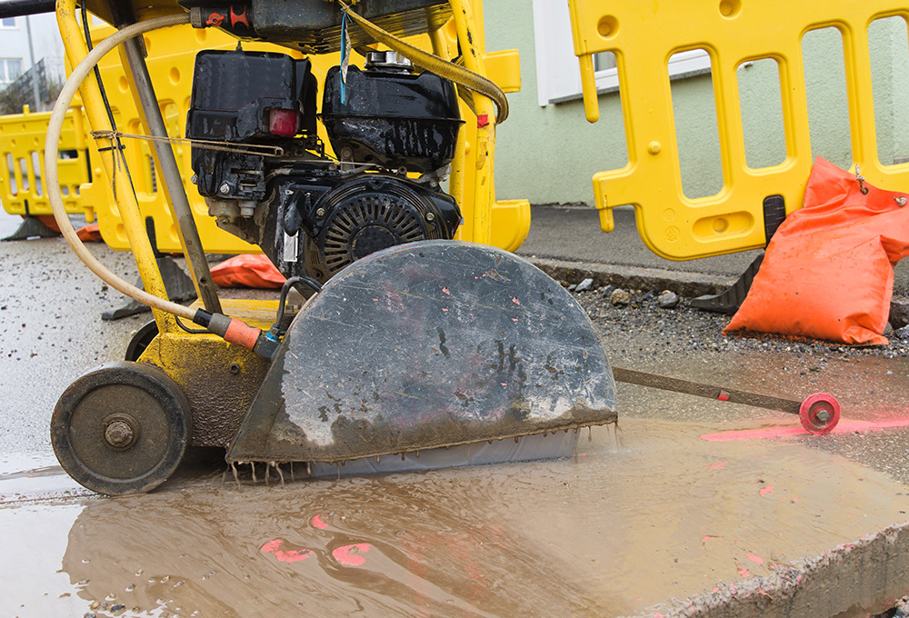 Fugenschneiden_in_Beton_und_Asphalt_im_Straßenbau Fugenschneiden in Beton un Asphalt im Straßenbau