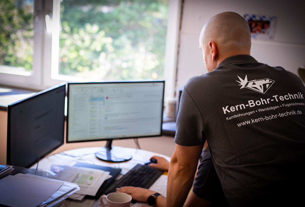 Fußbodenheizung fräsen nachträglich - Zusammenarbeit mit SHK-Betrieben